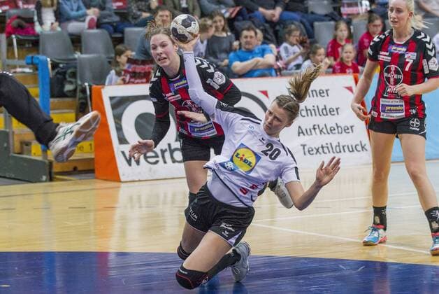 Handball Bundesliga TSV Bayer 04 Leverkusen vs Neckarsulm SU 34 27 handball Bundesliga TSV Bayer 04 Leverkusen vs Neckarsulm SU 34 27 7 1 2017 Leverkusen Ostermann arena Germany photo Ralf Kabra Elf Annfleur Bannister 11 RL Nele Reimer 20 RL RR Elf Mia Zschoke 7 RR RM RL xrkx