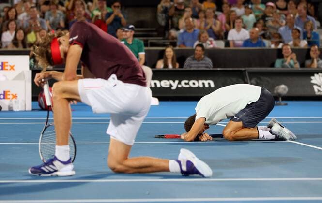 Themen der Woche - SPORT Bilder des Tages - SPORT (180108) -- SYDNEY, Jan. 8, 2018 -- Grigor Dimitrov(R) Alexander Zverev react during the FAST4 of Sydney international match Länderspiel between Nick Kyrgios Lleyton Hewitt of Australia and Grigor Dimitrov of Bulgaria Alexander Zverev of Germany in Sydney, Australia, on Jan. 8, 2018. Nick Kyrgios Lleyton Hewitt won 2-1.) (SP)AUSTRALIA-SYDNEY-TENNIS-FAST4 BaixXuefei 