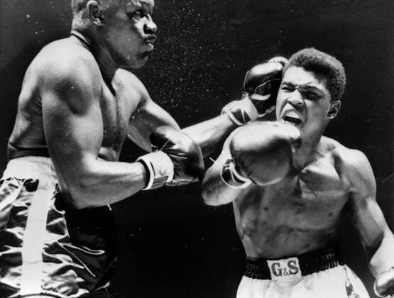 BOXING HEAVYWEIGHT CASSIUS CLAY - MUHAMMAD ALI AND DOUG JONES IN NEW YORK ; 15 MARCH 1963, Copyright: Topfoto  UnitedArchivesIPU453142