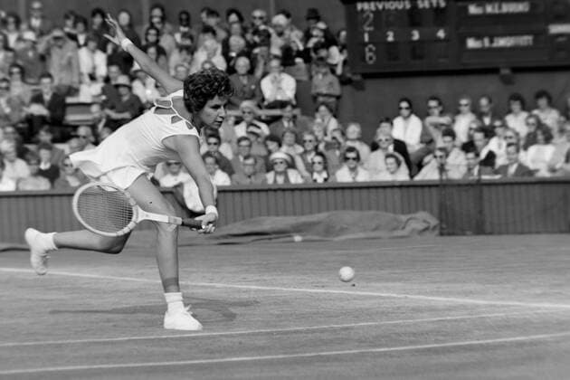 TENNIS PLAYER MARIA BUENO IN ACTION AT TOURNAMENT IN WIMBLEDON INTERNATIONAL TENNIS ; 2 JULY 1963, Copyright: Topfoto  UnitedArchivesIPU459657