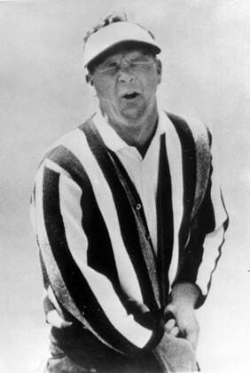 ARNOLD PALMER IN GOLF ACTION IN AUGUSTA GOLF MASTERS ; 12 APRIL 1964, Copyright: Topfoto  UnitedArchivesIPU474863