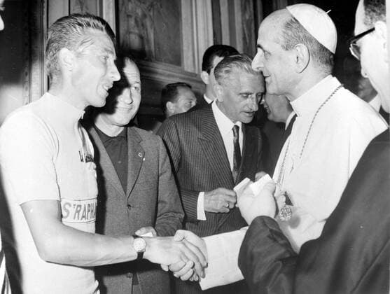 JACQUES ANQUETIL - CYCLING TOUR OF ITALY POPE PAUL VI BLESSES COMPETITORS IN VATICAN CITY, ROME ; 1 JUNE 1964, Copyright: Topfoto  UnitedArchivesIPU477948