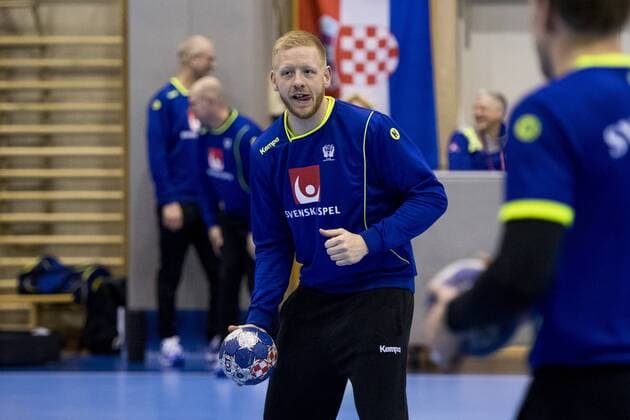 180110 Sweden s Jim gottfridsson during a training session and press conference with the Swedish national team handball EUROPEAN CHAMPIONSHIP 2018 10 January 2018 in Split  Copyright: LUDVIGxTHUNMAN BB180110LT015