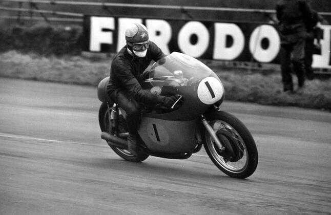 MOTOR CYCLING MIKE HAILWOOD IN DAILY EXPRESS RACE AT SILVERSTONE ; 6 APRIL 1964, Copyright: Topfoto  UnitedArchivesIPU474488