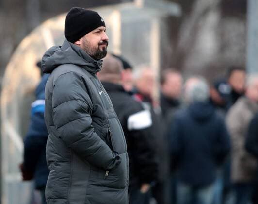 SOCCER - St. Poelten vs Karabakh, test match SANKT POELTEN,AUSTRIA,11.JAN.18 - SOCCER - tipico Bundesliga, Wiener Stadtliga, SKN Sankt Poelten vs FC Karabakh Wien, test match. Image shows head coach Volkan Kahraman (Karabakh). GEPAxpictures xWalterxLuger