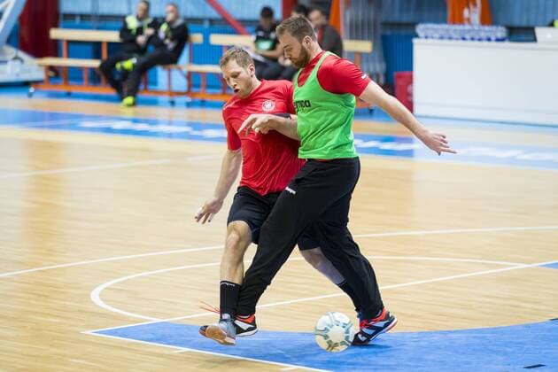 Steffen Weinhold against Andreas Wolff in soccer warm-up game 1 training of the German national team in Zagreb handball EHF euro 2018 11 01 18 Zagreb Zagreb Croatia DOM sportova Copyright: xAgentur54Gradx xFelixxKoenigx