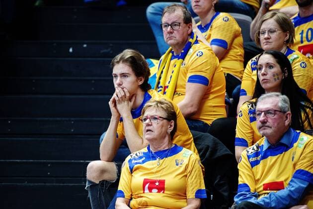 180112 Swedish supporter gloomy pa stands for handball match between Sweden and Iceland during Handball CHAMPIONSHIPS on 12 January 2018 2018 in Split  Copyright: LUDVIGxTHUNMAN BB180112LT043
