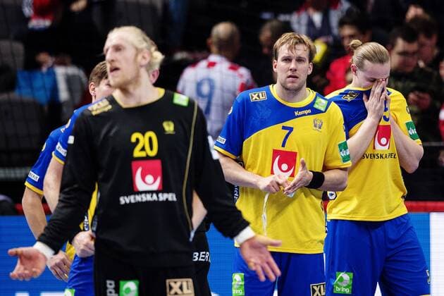 Sweden s Mikael Appelgren 180112 malvakt Max Darj and Simon J moping around after the loss in the handball match between Sweden and Iceland during Handball CHAMPIONSHIPS on 12 January 2018 2018 in Split  Copyright: LUDVIGxTHUNMAN BB180112LT078