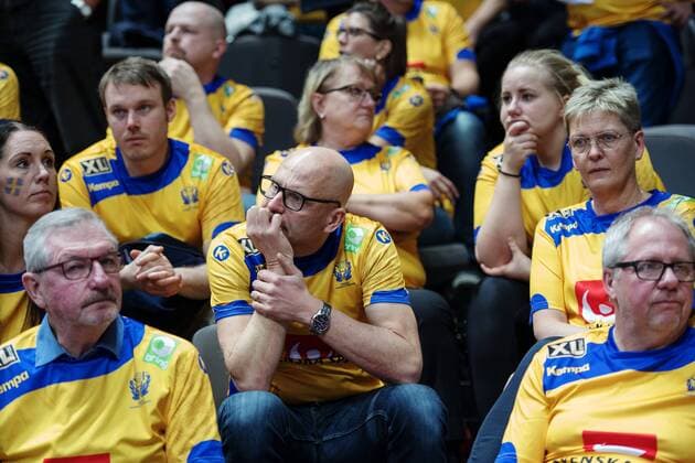 180112 Swedish fans moping around after the loss in the handball match between Sweden and Iceland during Handball CHAMPIONSHIPS on 12 January 2018 2018 in Split  Copyright: LUDVIGxTHUNMAN BB180112LT084