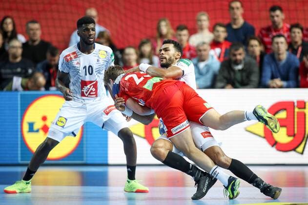 HANDBALL - EHF EURO 2018, FRA vs NOR POREC,CROATIA,12.JAN.18 - HANDBALL - EHF European Championship EM Europameisterschaft group stage, France vs Norway. Image shows Goran Johannessen (NOR) and Adrien Dipanda (FRA). GEPAxpictures xMaticxKlansek