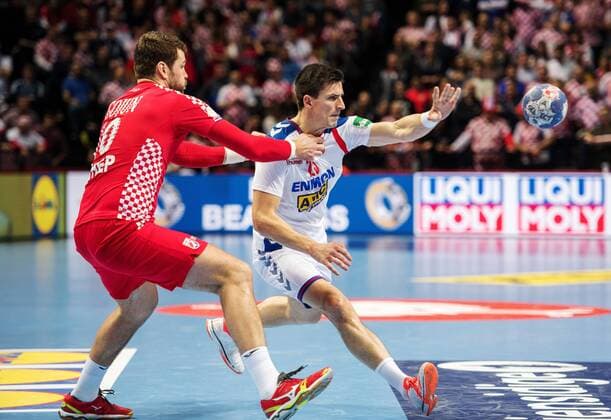 180112 Croatia s Jakov Gojun and Serbia s Nemanja Zelenovic in handball game between Croatia and Serbia in the European Handball CHAMPIONSHIP January 12, 2018 2018 in Split  Copyright: LUDVIGxTHUNMAN BB180112LT146