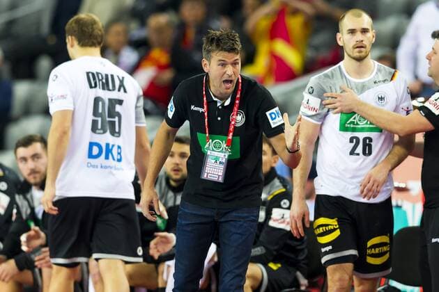 Paul Daranda Nr 95 Germany coach Christian Prokop and Maximilian Janke Nr 26 preliminary round Germany Montenegro handball EHF euro 2018 13 01 18 Zagreb Croatia Zagreb arena Copyright: xAgentur54Gradx xFelixxKoenigx