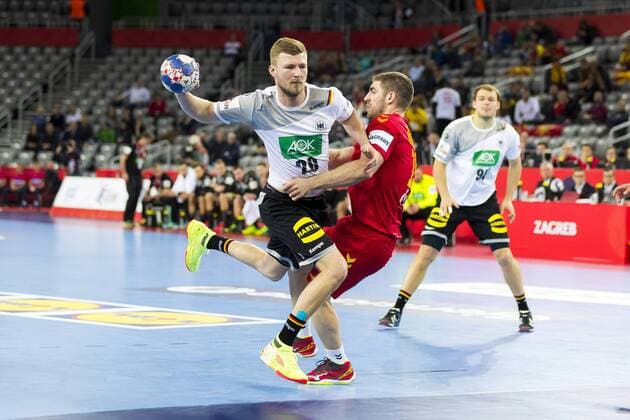 Philipp Weber Nr 20 Germany against Igor Radojevic Nr 15 Montenegro Montenegro Germany preliminary handball EHF euro 2018 13 01 18 Zagreb Croatia Zagreb arena Copyright: xAgentur54Gradx xFelixxKoenigx