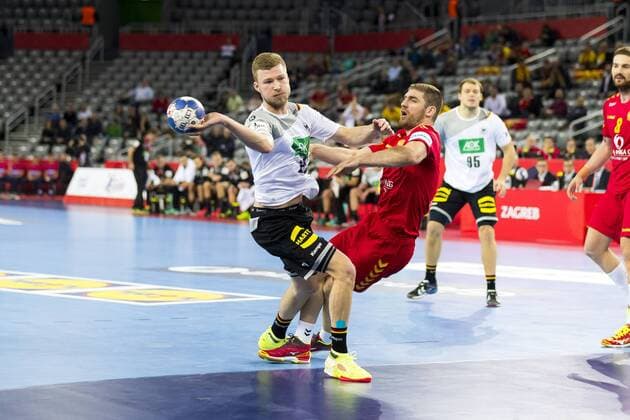 Philipp Weber Nr 20 Germany against Igor Radojevic Nr 15 Montenegro Montenegro Germany preliminary handball EHF euro 2018 13 01 18 Zagreb Croatia Zagreb arena Copyright: xAgentur54Gradx xFelixxKoenigx