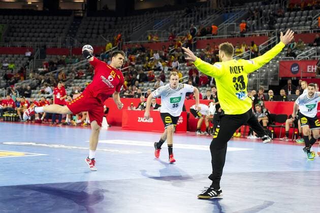 Goalkeeper of Andreas Wolff Nr 33 Germany parries a penalty try against Vasko Sevaljevic Nr 21 Montenegro Montenegro Germany preliminary handball EHF euro 2018 13 01 18 Zagreb Croatia Zagreb arena Copyright: xAgentur54Gradx xFelixxKoenigx