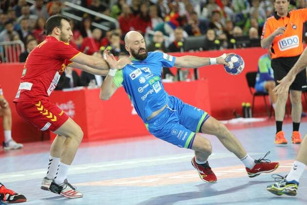 Zagreb, 13 01 2018 - Arena Zagreb hall, 2018 Men s European Championship EM Europameisterschaft Preliminary Round, Group C. Macedonia (red) - Slovenia (blue) 