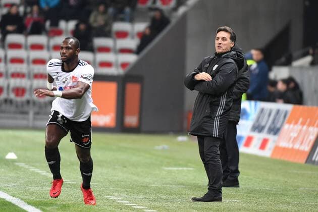Konate Moussa, Christophe Pelissier FOOTBALL : Nice vs Amiens - Ligue 1 - 13 01 2018 LionelUrman Panoramic  B