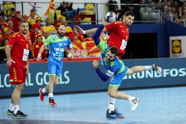 HANDBALL - EHF EURO 2018, MKD vs SLO ZAGREB,CROATIA,13.JAN.18 - HANDBALL - EHF European Championship EM Europameisterschaft group stage, Macedonia vs Slovenia. Image shows Ace Jonovski (MKD) and Miha Zarabec (SLO). GEPAxpictures xMaticxKlansek