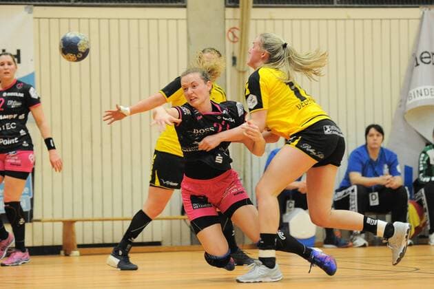 MAREN Weigel chicks Metzingen 22 against Lena Degenhardt Swabia of Hornets 10 handball women DHB Cup quarterfinals 13 01 2018 photo TBaur EIBNER Padmanabha Belastingen Copyright: xEIBNER Tobias_Baurx EP_TBR