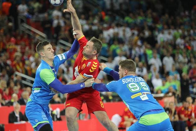 Zagreb, 13 01 2018 - Arena Zagreb hall, 2018 Men s European Championship EM Europameisterschaft Preliminary Round, Group C. Macedonia (red) - Slovenia (blue) 