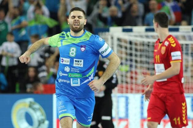 Zagreb, 13 01 2018 - Arena Zagreb hall, 2018 Men s European Championship EM Europameisterschaft Preliminary Round, Group C. Macedonia (red) - Slovenia (blue) 