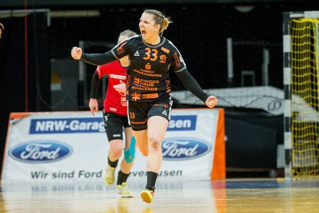 Goal celebration Anna Maria Spielvogel 33 HSG bad Wildungen TSV Bayer 04 Leverkusen vs HSG bad Wildungen DHB handball Cup women 13 01 18 Leverkusen NRW Germany Ostermann arena Copyright: xcdnx