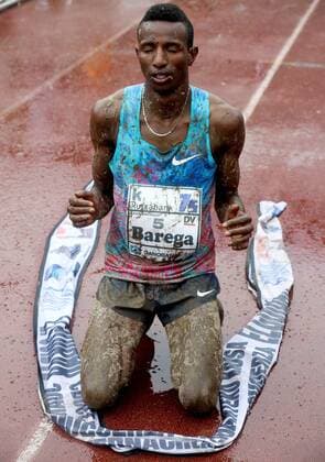 Themen der Woche - SPORT Bilder des Tages - SPORT Ethiopian athlete Salemon Barega reacts as he crosses the finish line to win the 75th edition of the Juan Muguerza International Cross Country held in Elgoibar, Basque Country, Spain, 14 January 2018. Juan Muguerza Cross country !ACHTUNG: NUR REDAKTIONELLE NUTZUNG!  Copyright: xJavierxEtxezarretax GRAF1824 20180114-636515432496154686