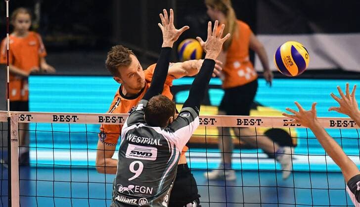 Steven Marshall BR volleys at the smash forward Dirk Westphal Düren BR volleys Berlin SWD powervolleys Düren German volleyball league season 2017 2018 men men men men volleyball Germany Germany Max Schmeling Halle Berlin 14 1 2018