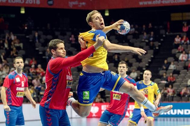 180114 Sweden s Albin Lagergren is hart of Serbian Bojan Beljanski during handball match between Serbia and Sweden during Handball CHAMPIONSHIPS January 14, 2018 2018 in Split  Copyright: LUDVIGxTHUNMAN BB180114LT013