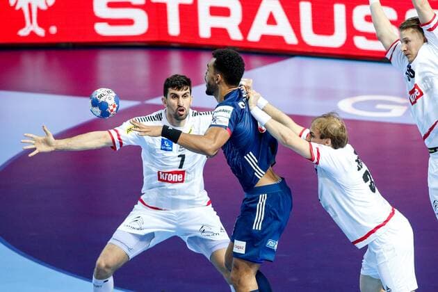 HANDBALL - EHF EURO 2018, AUT vs FRA POREC,CROATIA,14.JAN.18 - HANDBALL - EHF European Championship EM Europameisterschaft group stage, Austria vs France. Image shows Janko Bozovic (AUT), Timothey NÕGuessan (FRA) and Gerald Zeiner (AUT). GEPAxpictures xMaticxKlansek