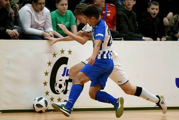 Final VfB Stuttgart vs Hertha BSC 4 2 Maximilian Maier VfB Stuttgart Tarik Gadipudi Hertha BSC Germany Gaildorf sports youth soccer indoor soccer tournament youth Euro Cup 2018 on 14 01 2018 Sports Hall