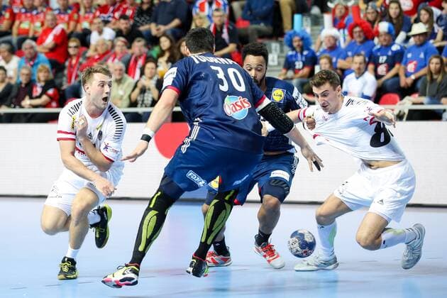 HANDBALL - EHF EURO 2018, AUT vs FRA POREC,CROATIA,14.JAN.18 - HANDBALL - EHF European Championship EM Europameisterschaft group stage, Austria vs France. Image shows Christoph Neuhold (AUT), Nicolas Tournat (FRA), Timothey NÕGuessan (FRA) and Lukas Herburger (AUT). GEPAxpictures xMaticxKlansek
