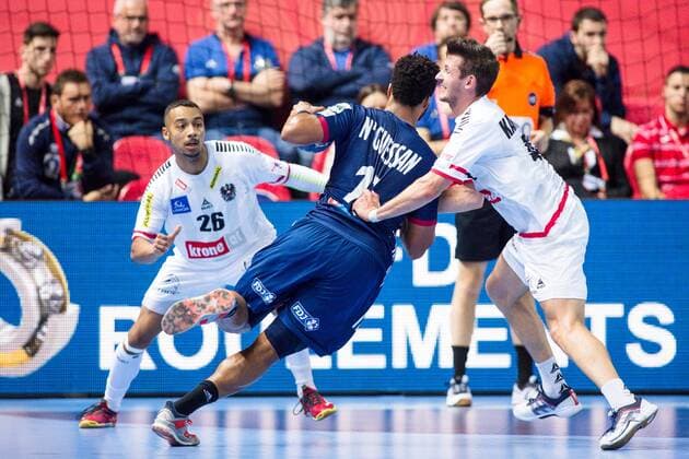 HANDBALL - EHF EURO 2018, AUT vs FRA POREC,CROATIA,14.JAN.18 - HANDBALL - EHF European Championship EM Europameisterschaft group stage, Austria vs France. Image shows Julian Ranftl (AUT), Timothey NÕGuessan (FRA) and Thomas Kandolf (AUT). GEPAxpictures xMaticxKlansek
