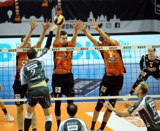 GER 1 VBL BR VOLLEYS VS Düren 14 01 2018 Max Schmeling Halle Berlin GER 1 VBL BR VOLLEYS VS Düren in the image of Paul Carroll BR volleys 12 Graham Vigrass BR volleys 8 Robert Kromm BR volleys 3 Julius Firkal Dueren 2 nordphotox xEngler nph00076