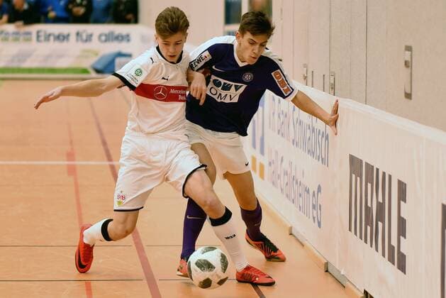 Quarter-final 1 FK Austria Vienna 0 VfB Stuttgart 3 Christian Mistl VfB Stuttgart David Hanley FK Austria Vienna Germany Gaildorf sports youth soccer indoor soccer tournament youth Euro Cup 2018 on 14 01 2018 Sports Hall