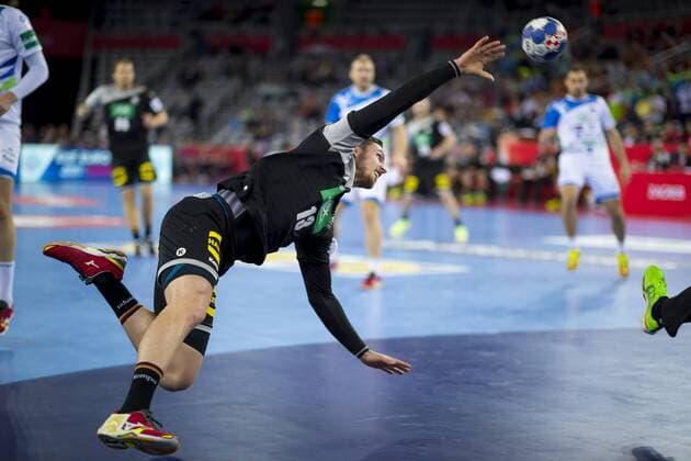 Hendrik Pekeler Nr 13 United Kingdom Slovenia United Kingdom preliminary handball EHF euro 2018 15 01 18 Zagreb Croatia Zagreb arena Copyright: xAgentur54Gradx xFelixxKoenigx