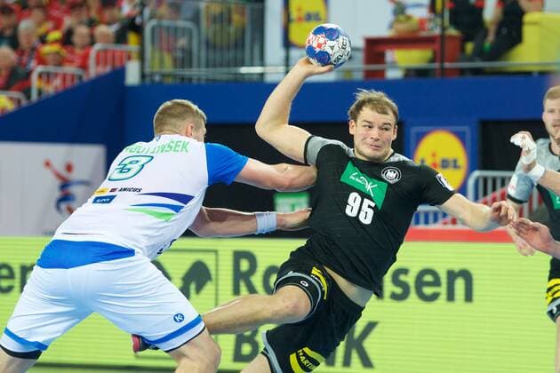Handball Zagreb 15 01 2018 Championship men s men euro Championships preliminary round Slovenia SLO Germany GER Paul Daranda Germany no. 95 Blaz Blagotinsek Slovenia no. 03