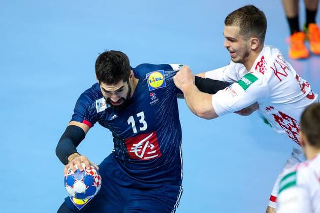 HANDBALL - EHF EURO 2018, FRA vs BLR POREC,CROATIA,16.JAN.18 - HANDBALL - EHF European Championship EM Europameisterschaft group stage, France vs Belarus. Image shows Nikola Karabatic (FRA) and Artsem Karalek (BLR). GEPAxpictures xMaticxKlansek
