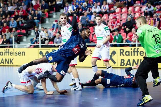 Bilder des Tages - SPORT HANDBALL - EHF EURO 2018, FRA vs BLR POREC,CROATIA,16.JAN.18 - HANDBALL - EHF European Championship EM Europameisterschaft group stage, France vs Belarus. Image shows Cedric Sorhaindo (FRA) vs Viachaslau Saldatsenka (BLR). GEPAxpictures xMaticxKlansek