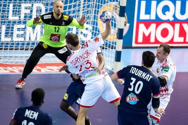 HANDBALL - EHF EURO 2018, FRA vs BLR POREC,CROATIA,16.JAN.18 - HANDBALL - EHF European Championship EM Europameisterschaft group stage, France vs Belarus. Image shows Vincent Gerard (FRA) and Andrei Yurynok (BLR). GEPAxpictures xMaticxKlansek