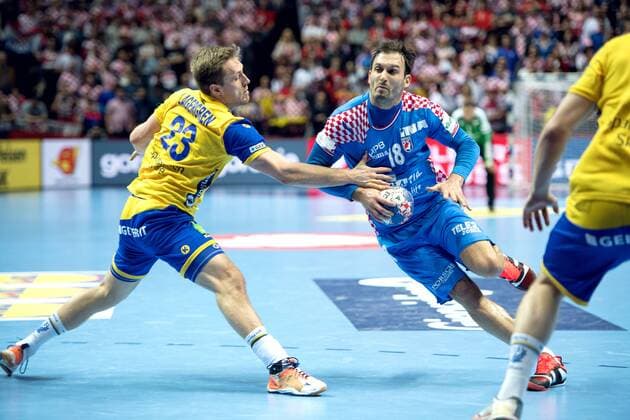 180116 Sweden s Albin Lagergren and Croatia s Igor Karacic during handball match between Croatia and Sweden during Handball CHAMPIONSHIPS on 16 January 2018 2018 in Split  Copyright: LUDVIGxTHUNMAN BB180116LT024