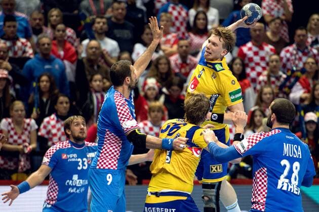180116 Sweden s Simon J during handball match between Croatia and Sweden during Handball CHAMPIONSHIPS on 16 January 2018 2018 in Split  Copyright: LUDVIGxTHUNMAN BB180116LT059