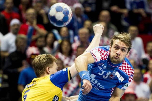 180116 Serbia s Mijajlo Marsenic shoot past Sweden s Simon J during handball match between Croatia and Sweden during Handball CHAMPIONSHIPS on 16 January 2018 2018 in Split  Copyright: LUDVIGxTHUNMAN BB180116LT103