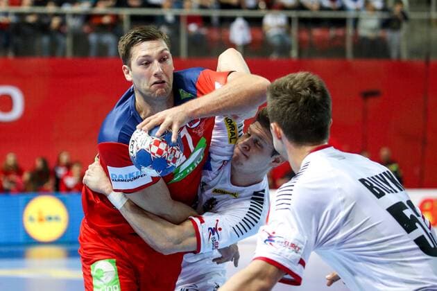 HANDBALL - EHF EURO 2018, NOR vs AUT POREC,CROATIA,16.JAN.18 - HANDBALL - EHF European Championship EM Europameisterschaft group stage, Norway vs Austria. Image shows Harald Reinkind (NOR), Sebastian Frimmel (AUT) and Nikola Bilyk (AUT). GEPAxpictures xMaticxKlansek