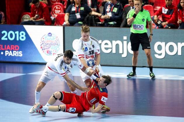 HANDBALL - EHF EURO 2018, NOR vs AUT POREC,CROATIA,16.JAN.18 - HANDBALL - EHF European Championship EM Europameisterschaft group stage, Norway vs Austria. Image shows Janko Bozovic (AUT), Wilhelm Jelinek (AUT) and Sander Sagosen (NOR). GEPAxpictures xMaticxKlansek