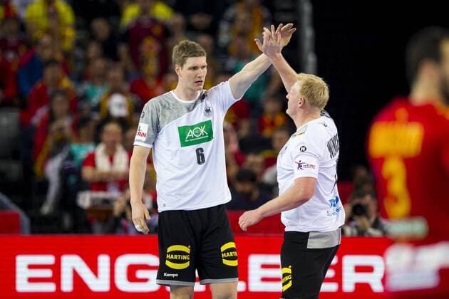 Finn Lemke Nr 6 Germany and Patrick Wiencek Nr 7 Germany clap after a goal from Germany Macedonia preliminary handball EHF euro 2018 17 01 18 Zagreb Croatia Zagreb arena Copyright: xAgentur54Gradx xFelixxKoenigx