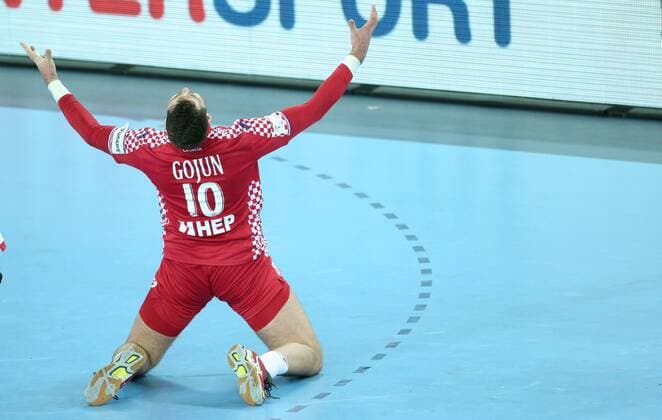 Bilder des Tages - SPORT European Handball Championship, Group I, 1th round Croatia vs. Belarus 18.01.2018., Arena Zagreb, Zagreb, Croatia - 2018 European Men s Handball Championship, Group I, 1th round Croatia vs. Belarus. Jakov Gojun.  SanjinxStrukic PIXSELL
