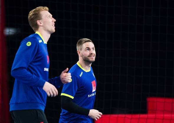 180119 Sweden s Simon J and malvakt Andreas Palicka during a workout with Sweden s national team handball Handball CHAMPIONSHIPS on 19 January 2018 2018 in Zagreb  Copyright: LUDVIGxTHUNMAN BB180119LT076
