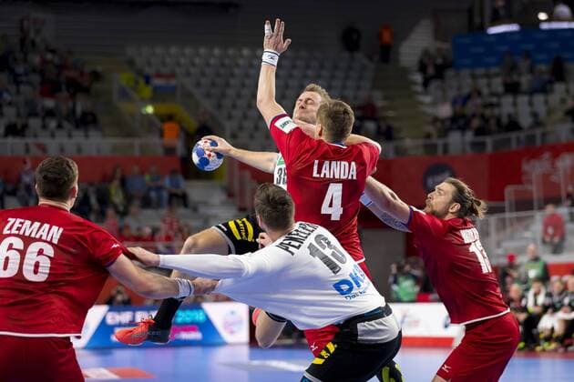 Julius Kuehn Nr 35 Germany and Hendrik Pekeler Nr 13 Germany against Stepan Zeman Nr 66 Czech Republic Jan Landa No. 4 Czech Republic and Pavel Horak Nr 13 Czech Republic Germany Czech Republic round handball EHF euro 2018-19 01 18 Varazdin-Varazdin Croatia Varazdin arena Copyright: xAgentur54Gradx xFelixxKoenigx