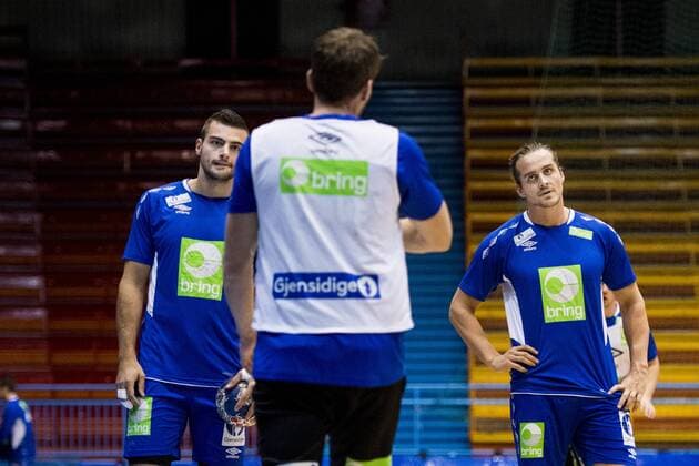 180119 head coach Christian Berge instructs Eivind Tangen and Kent Robin T ¿nnesen during a training with the Norwegian national handball team in the handball EUROPEAN CHAMPIONSHIP on 19 January 2018 2018 in Zagreb  Copyright: LUDVIGxTHUNMAN BB180119LT158